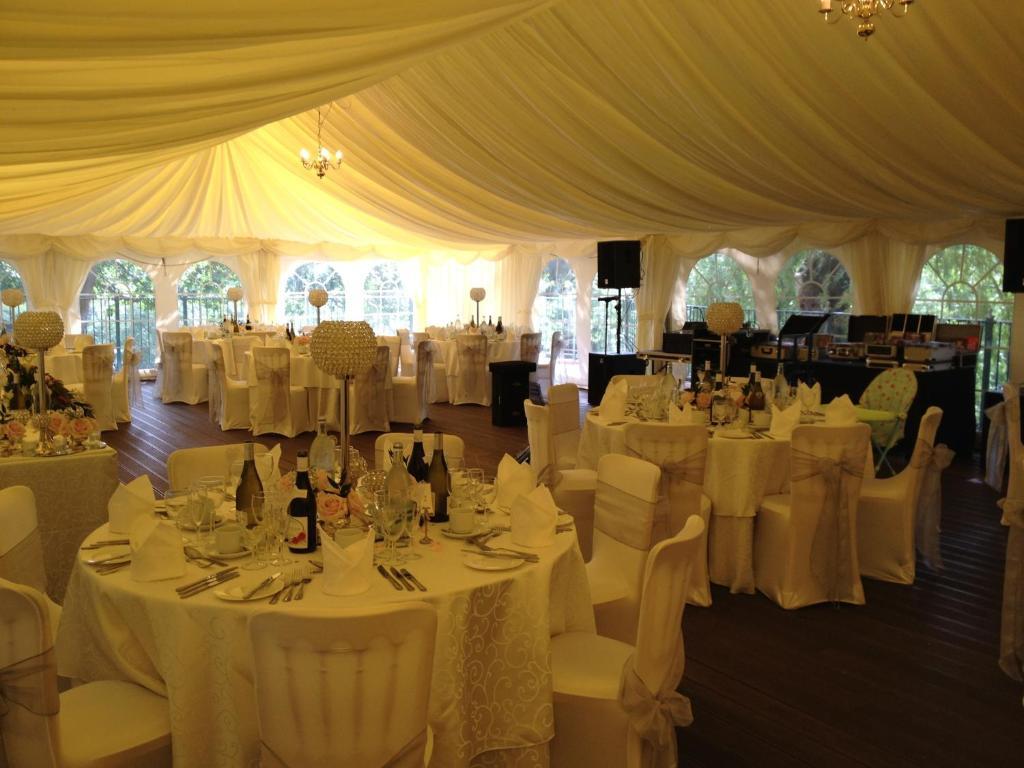 Millhouse Hotel And Riverside Restaurant Sharnbrook Exterior photo